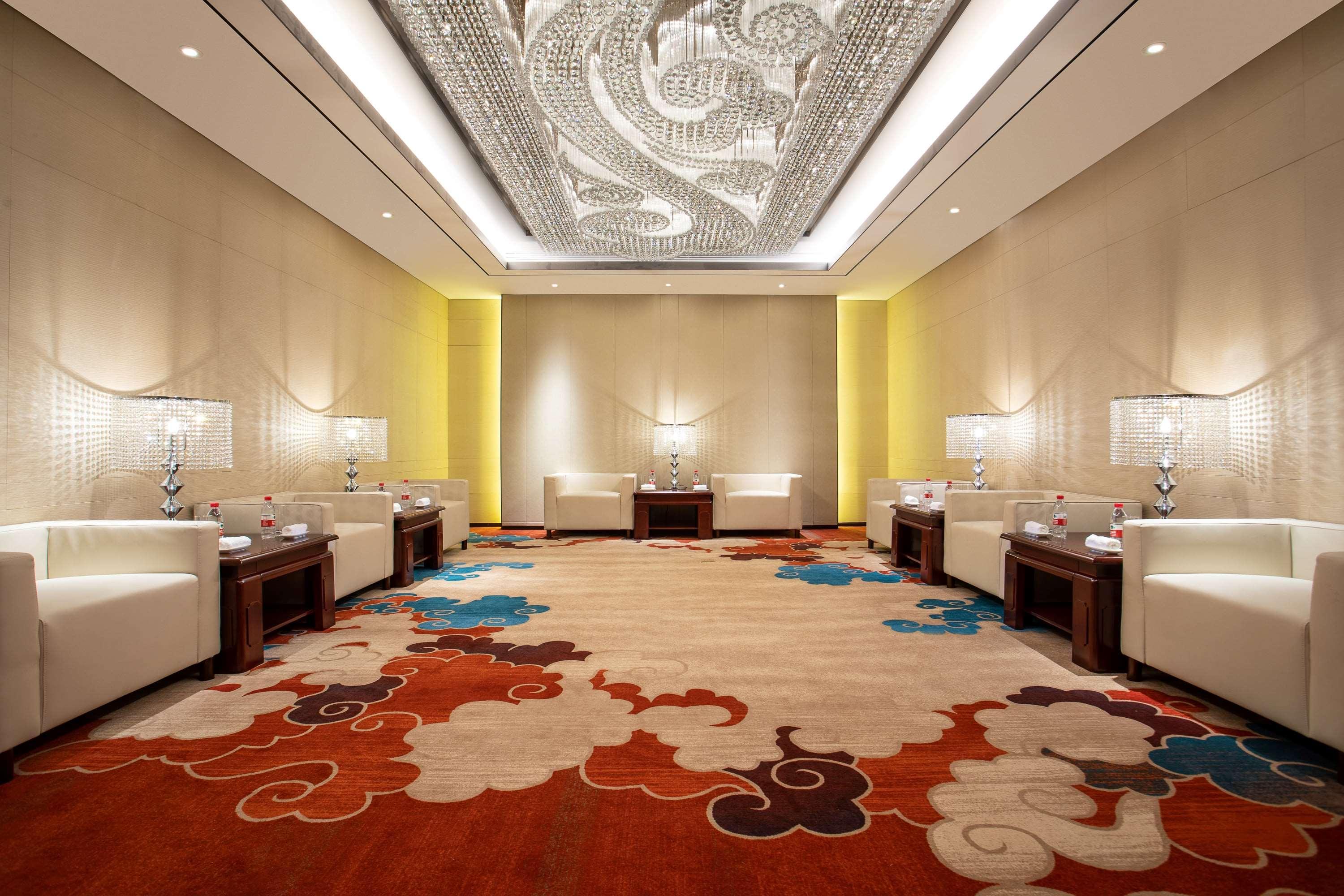 Отель Ramada Wyndham Zhengzhou Xinzheng Xinzheng  Экстерьер фото