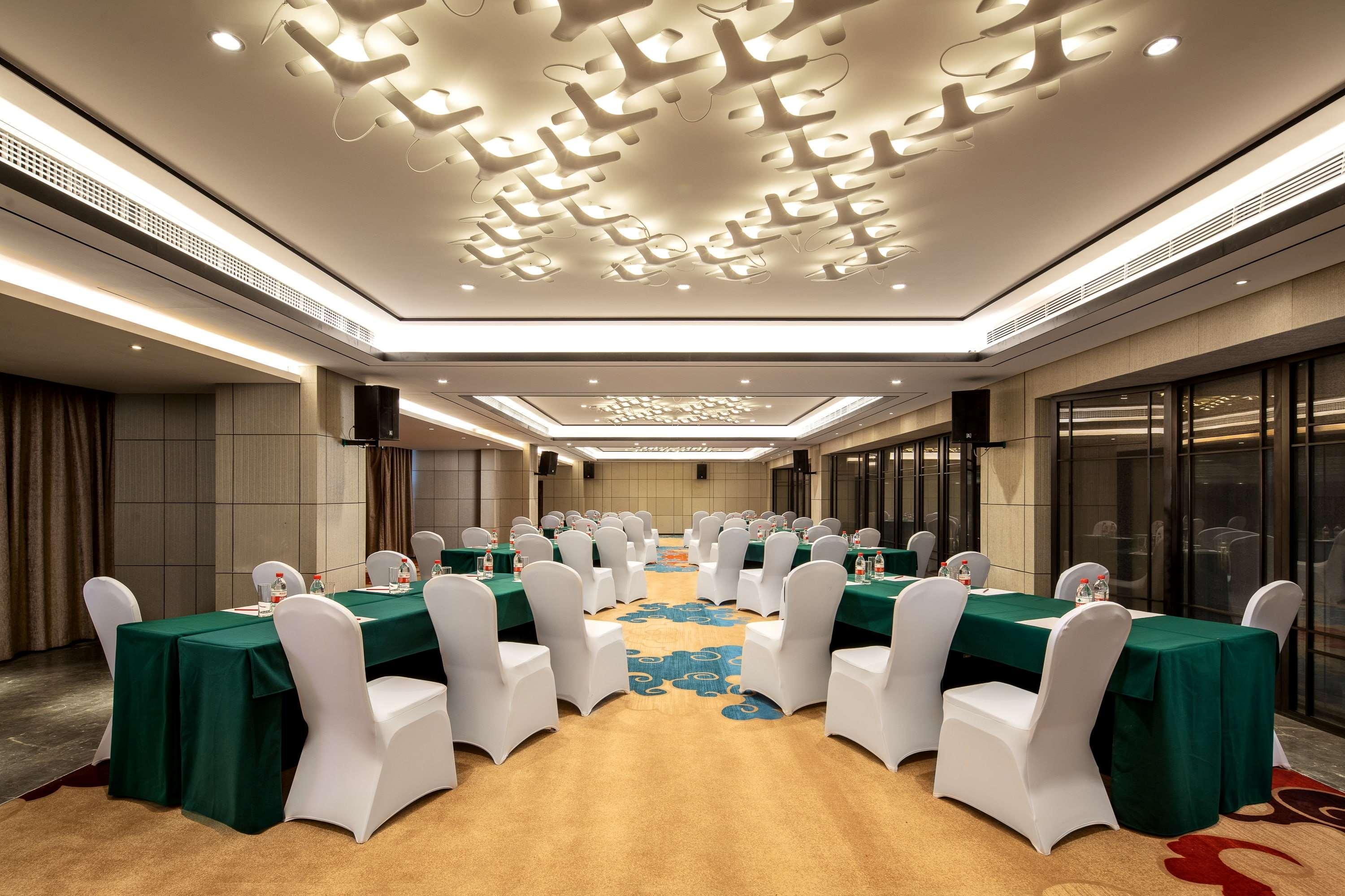 Отель Ramada Wyndham Zhengzhou Xinzheng Xinzheng  Экстерьер фото